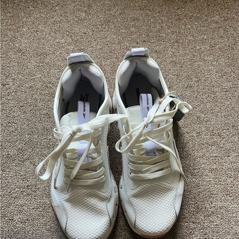 Reebok Off-White Athletic Shoes - Picture 5 of 6